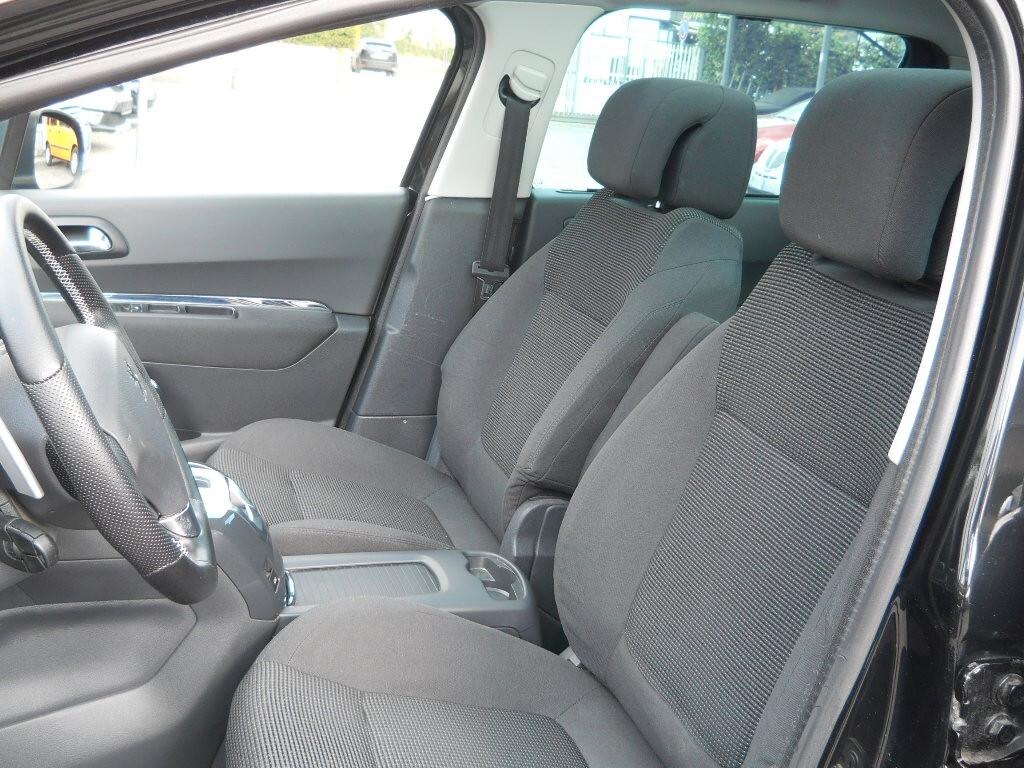 Peugeot 5008 1.6 e-HDi 115CV Stop&Start ETG6 Allure