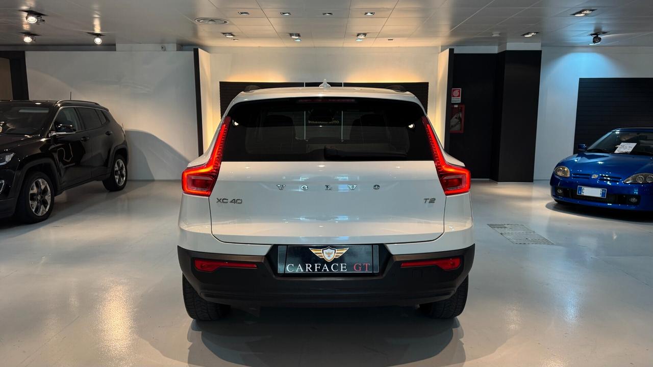 Volvo XC40 T2 1.5 140CV AUTOMATICO - 2021