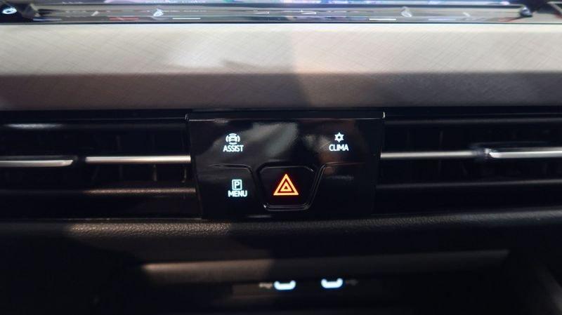 Volkswagen Golf Golf 1.0 tsi evo Life 110cv # CERCHI LEGA 17" #