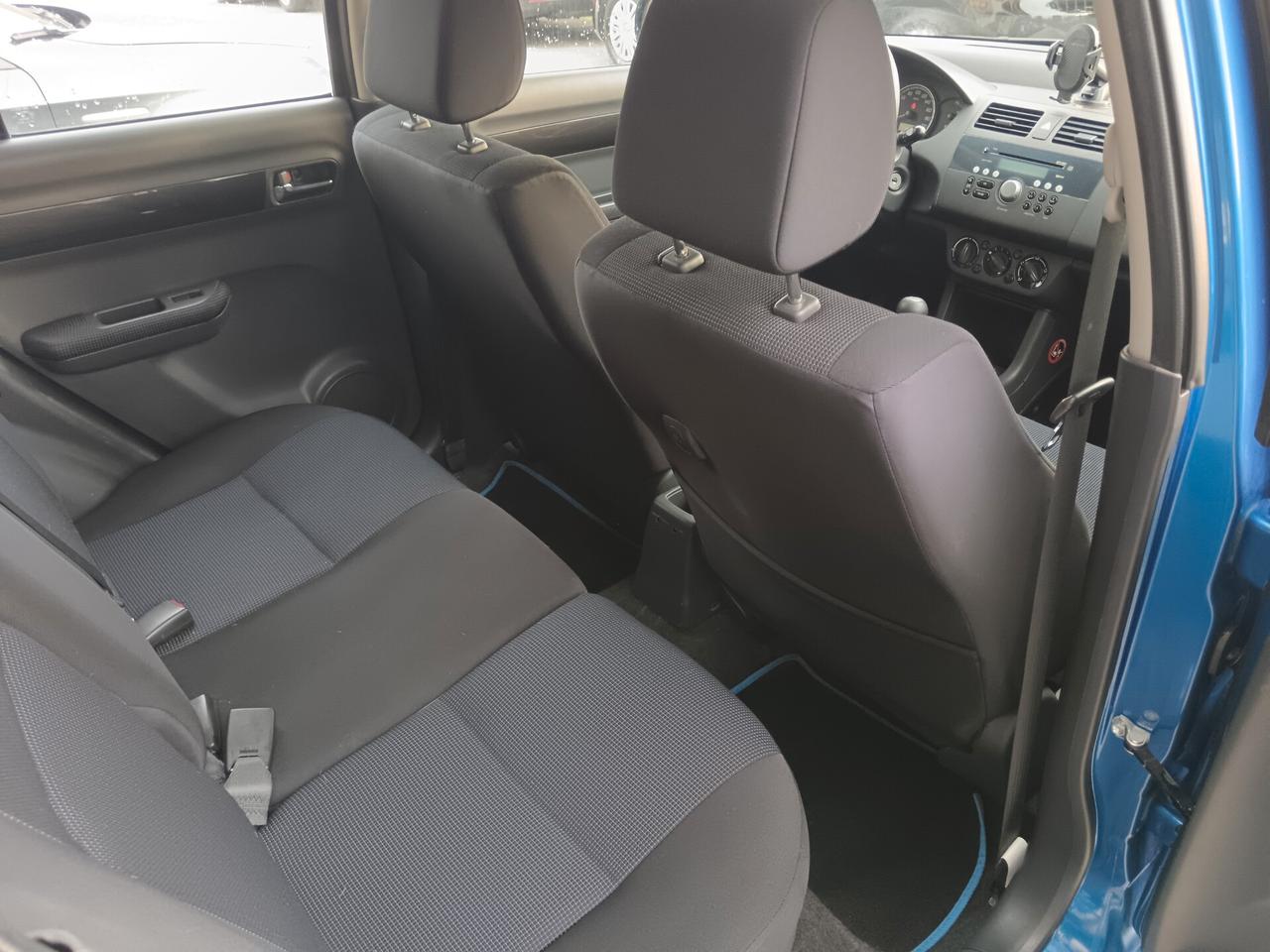 Suzuki Swift 1.3 16V 92CV 4X4 LEGGI ANNUNCIO