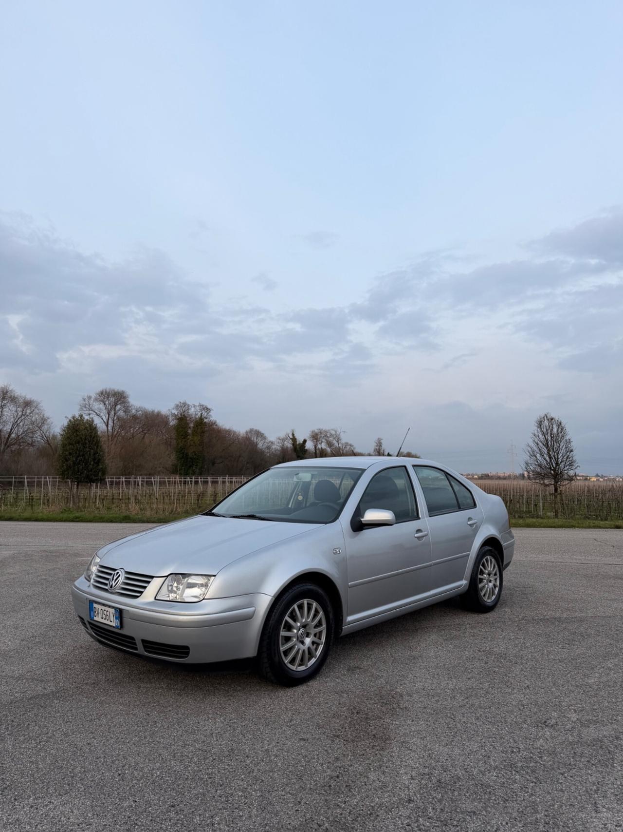 Volkswagen Bora 1.6 16V cat Trendline