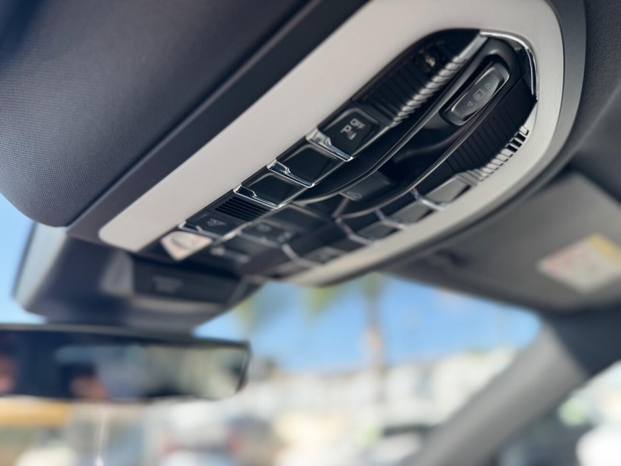 Porsche Macan 2.0 pari al nuovo