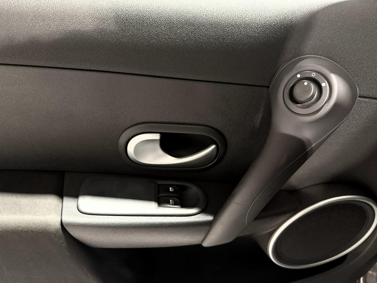 Renault Clio 1.2 16V GPL 20TH NAVI 5 P. UNICO P.