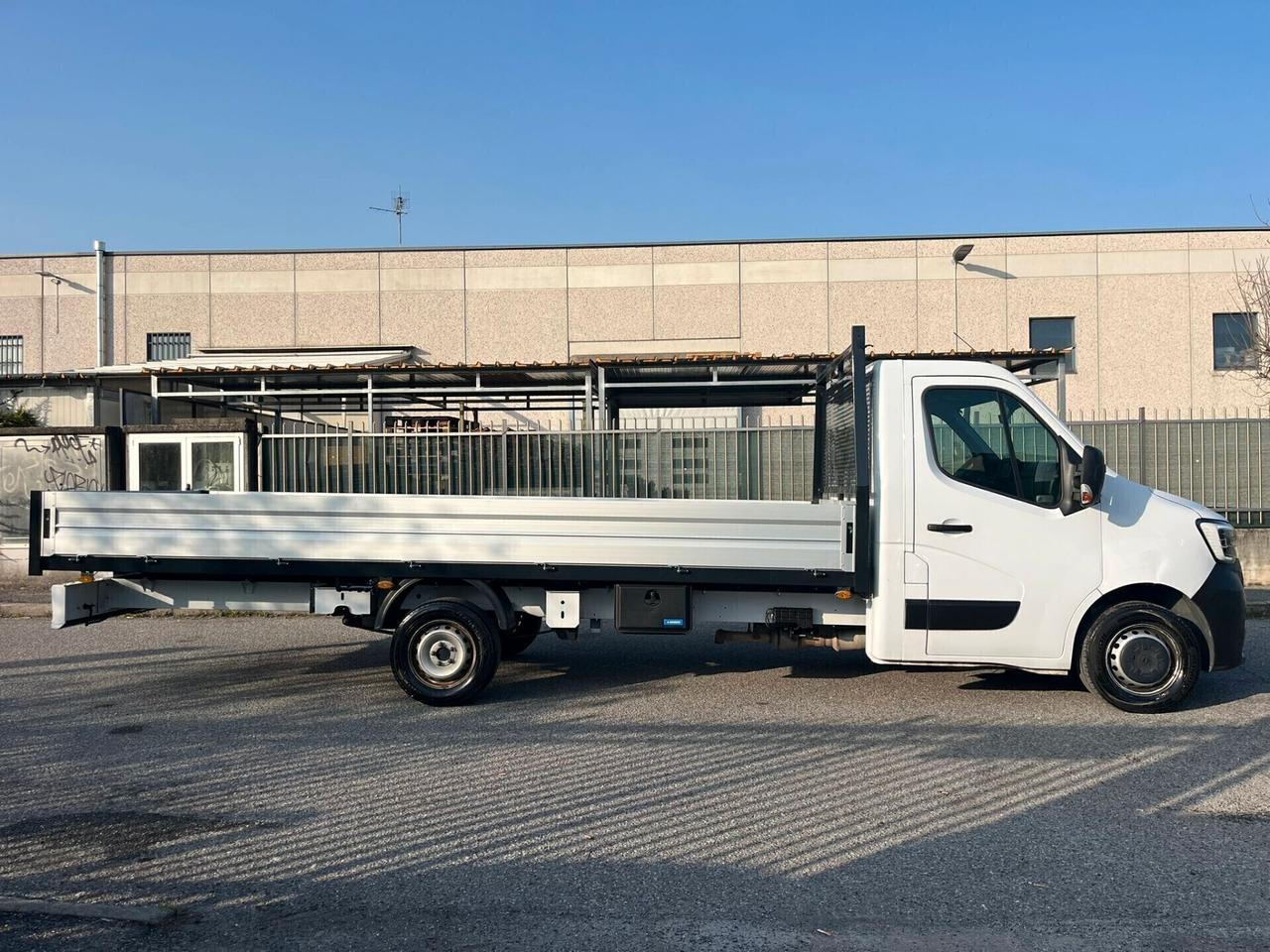 RENAULT MASTER 2.3DCI 165CV CASSONE 5.40 METRI