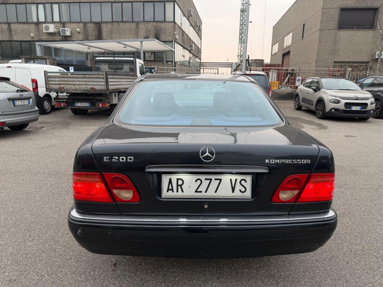 MERCEDES E200 KOMPRESOR BENZINA-GPL 92.000KM STORICO