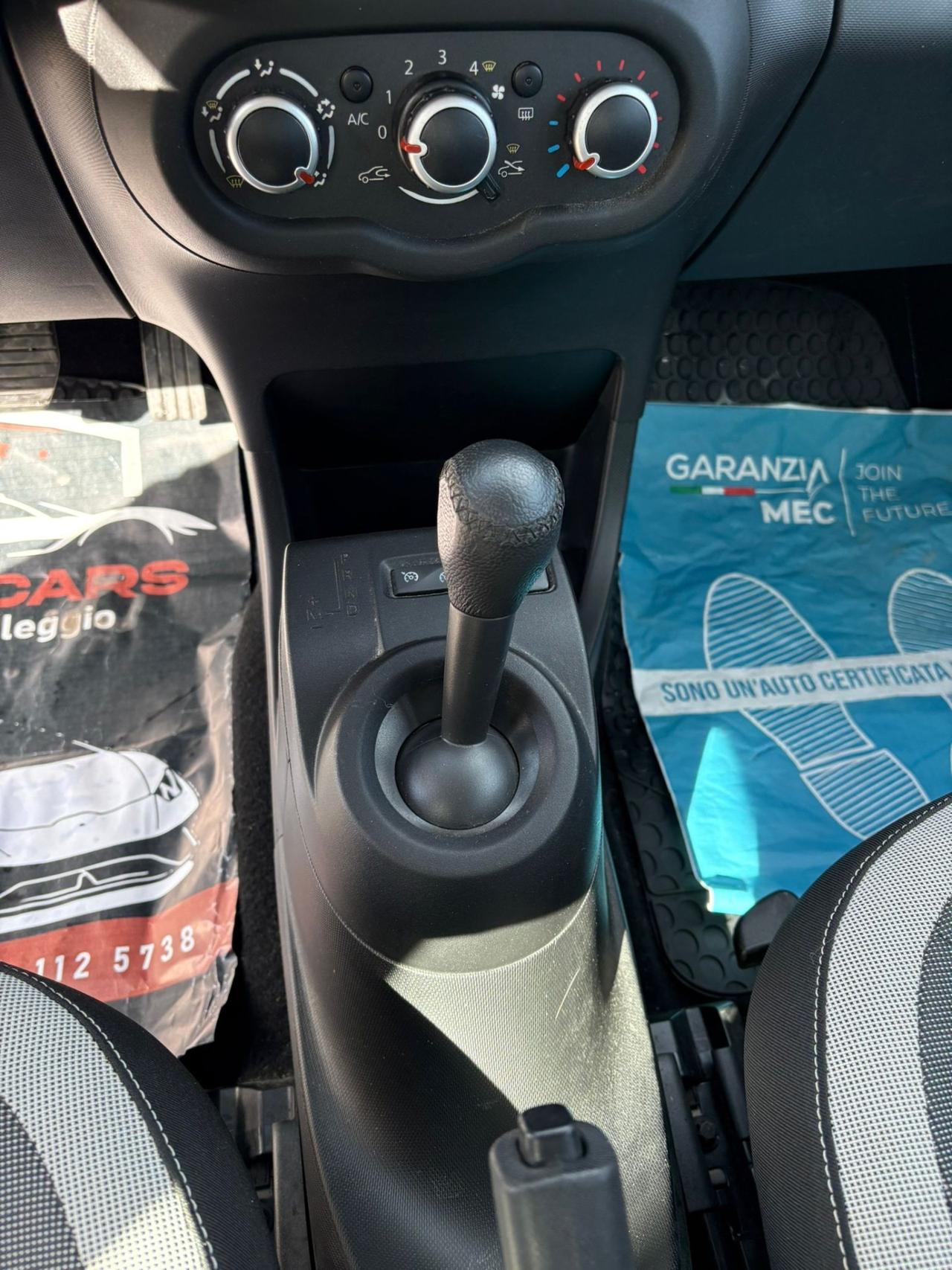 Renault Twingo SCe EDC Intens