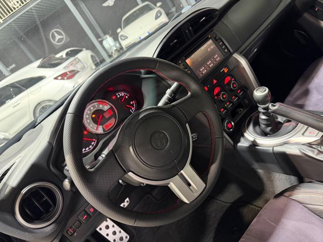 TOYOTA GT86 2.0 CERCHI DA 18 TOTAL BLACK IN SEDE
