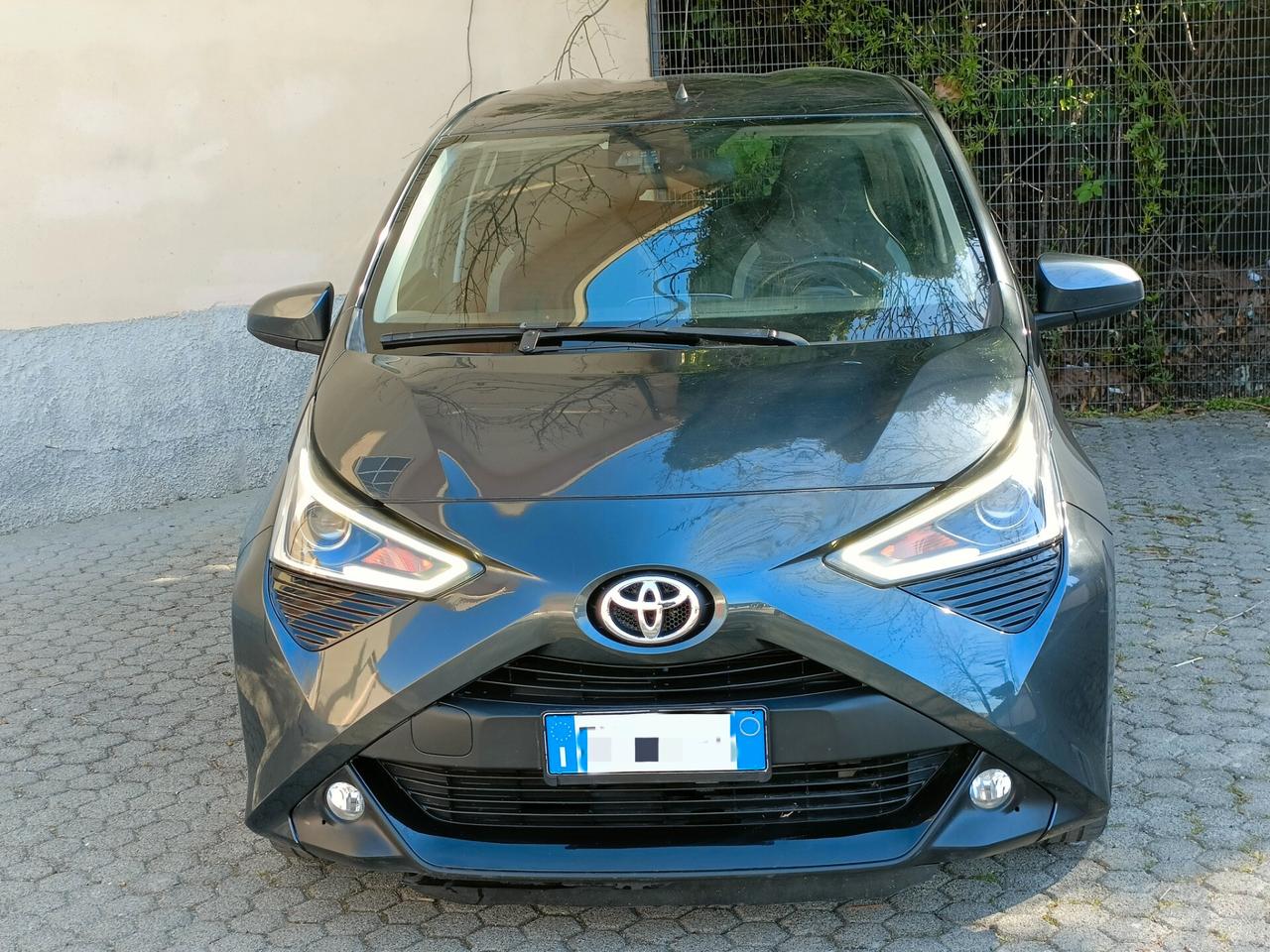 Toyota Aygo Connect 1.0 VVT-i 72 CV 5 porte x-play