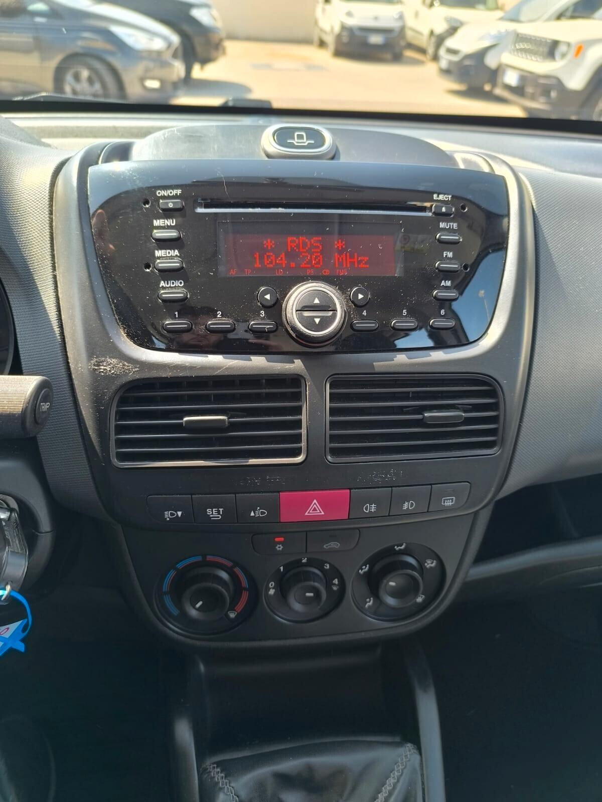 Doblò 1.6 MJT 105 CV Dynamic 5 POSTI 2015