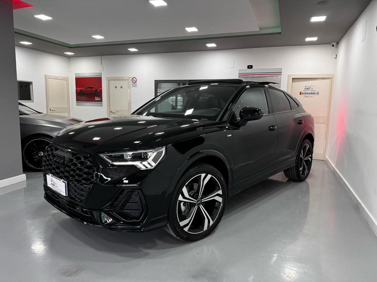 Audi Q3 35 TDI S tronic Identity Black