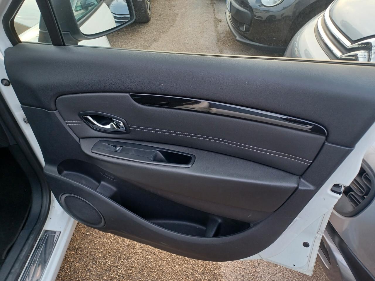 Renault Scénic XMod 1.5 dCi AUTOMATICA