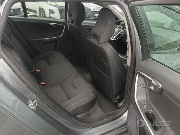 VOLVO V60 (2010-2018) V60 D2 Geartronic Kinetic