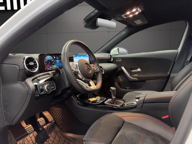 MERCEDES-BENZ A 180 Premium