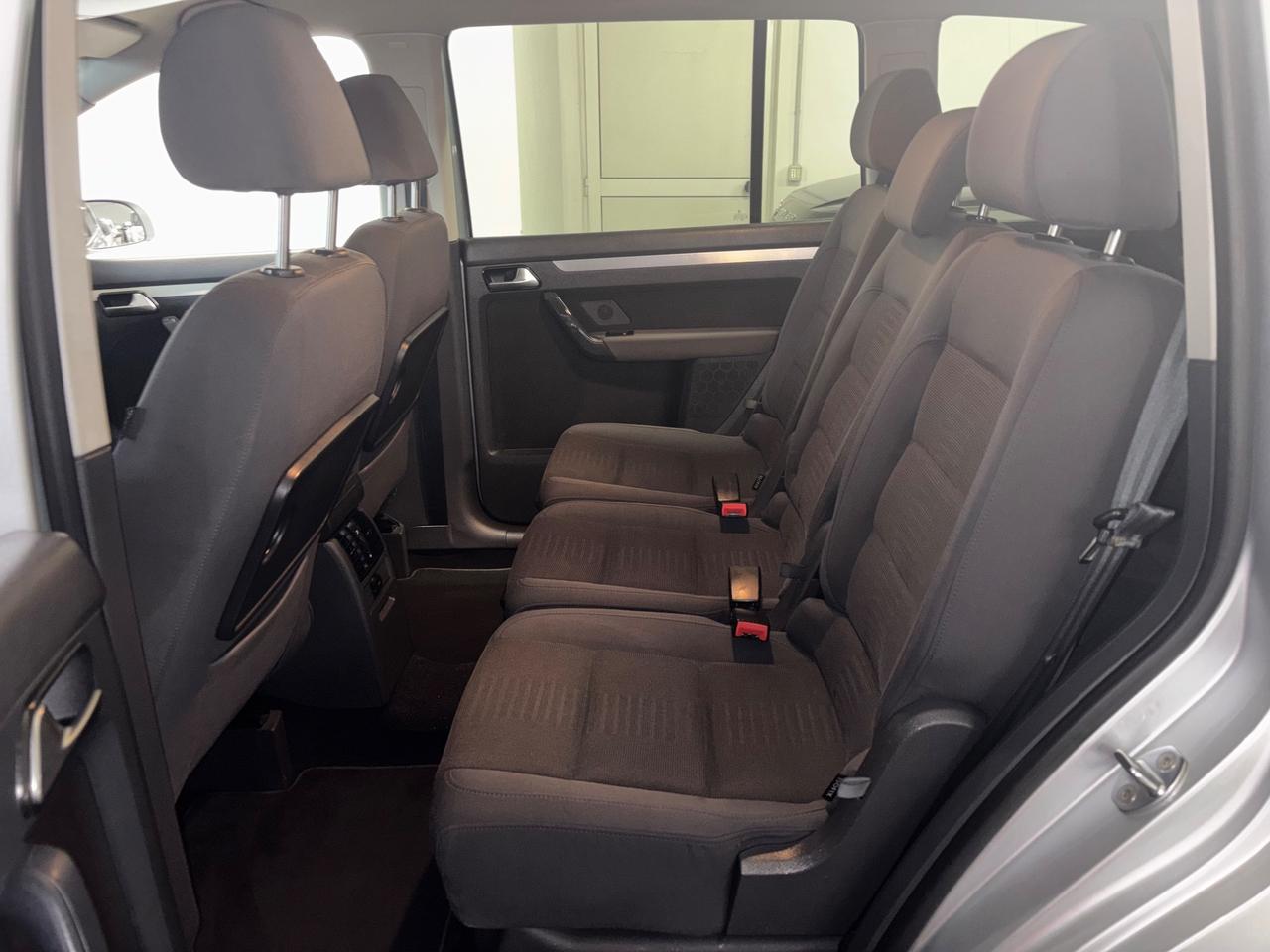 Volkswagen Touran 2.0 TDI 7 POSTI