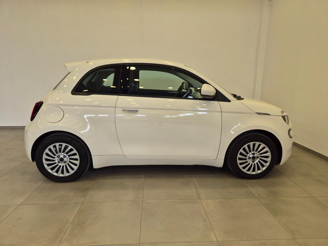 Fiat 500e 42 kWh Action Plus IN PROMO - NEOPATENTATI