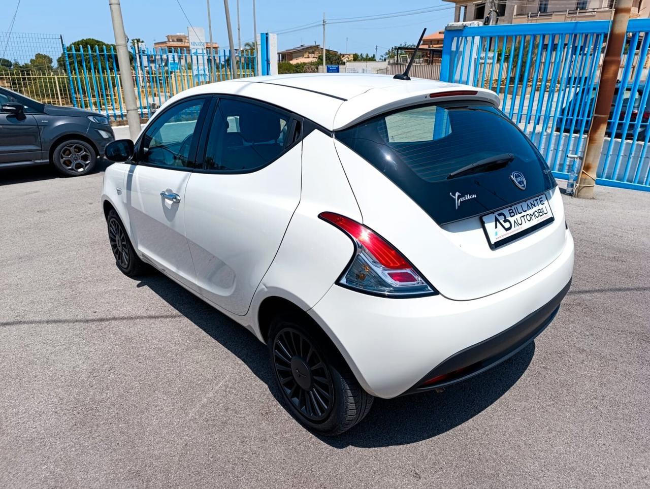 Lancia Ypsilon 1.0 FireFly 5 porte S&S Hybrid Ecochic 2021