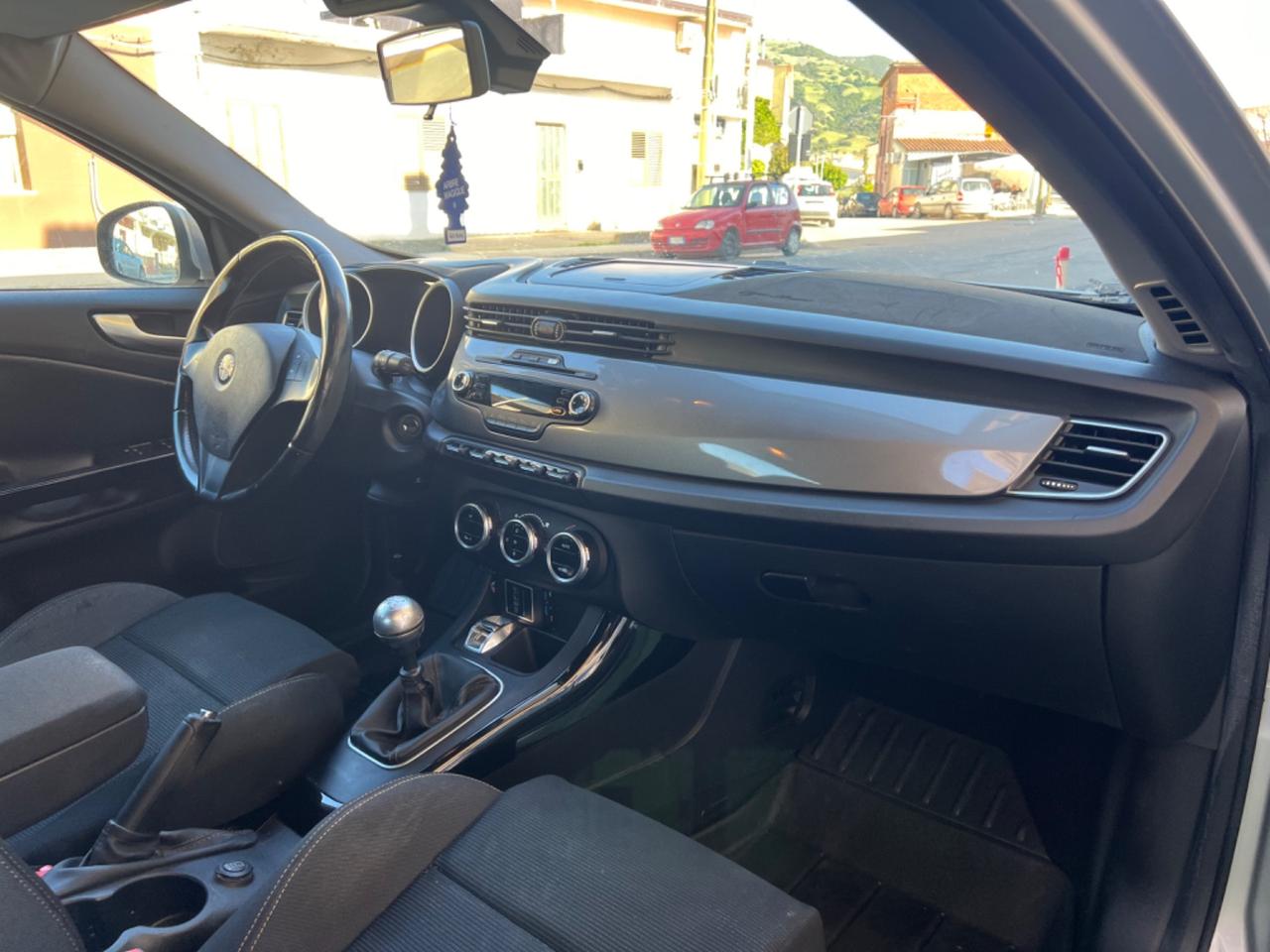 Alfa Romeo Giulietta 2.0 JTDm-2 140 CV Distinctive