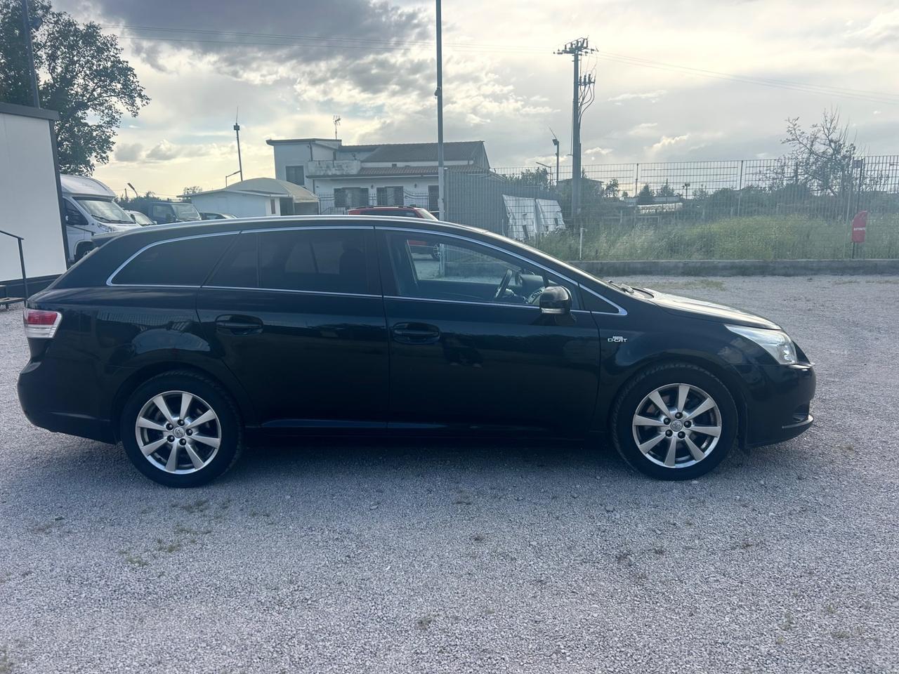 Toyota Avensis 2.2 D-Cat aut. Wagon Executive