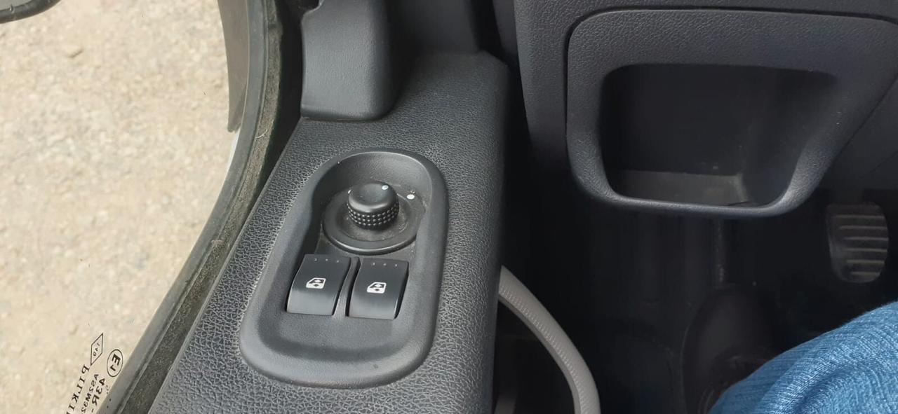 Nissan nv400 35 2016 - 2.3dci Lb automobili