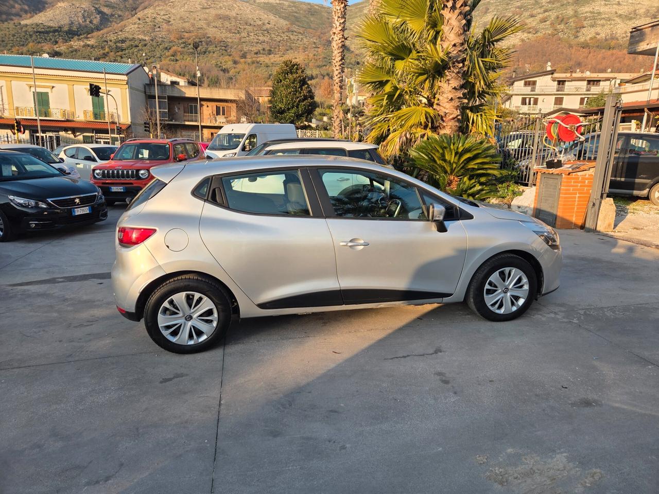 Renault Clio 1.2 75CV 5 porte Intens- PERFETTA