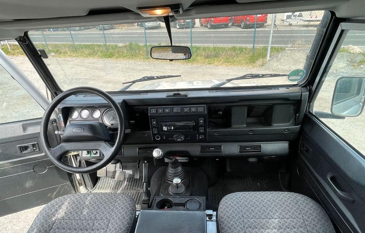 Land Rover Defender 110 Station Wagon 9 posti