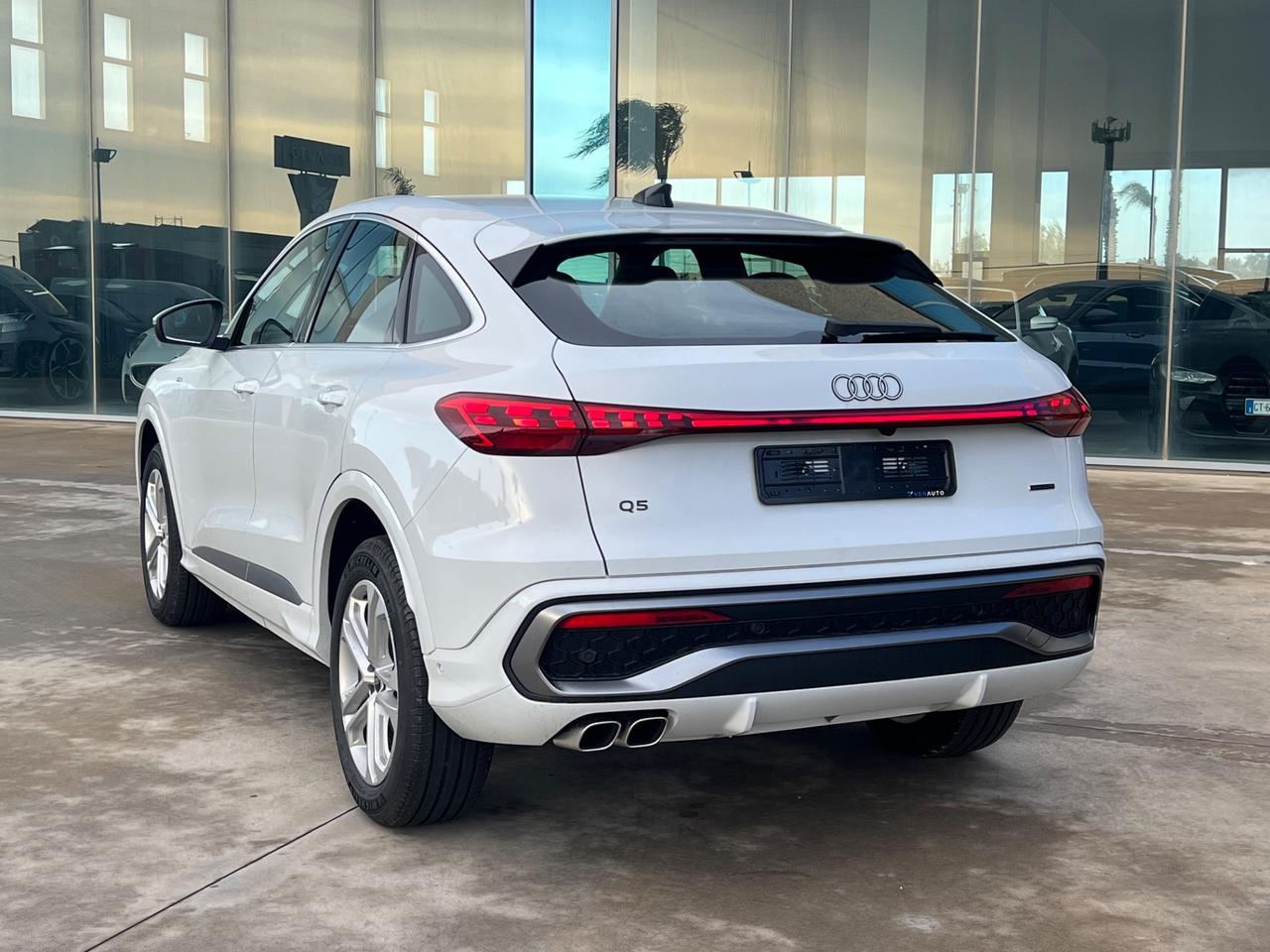 Audi Q5 Spb Sline quattro possibilità noleggio no scoring