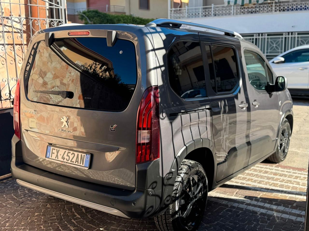 Peugeot Rifter BlueHDi 130 S&S EAT8 GT Line Standard