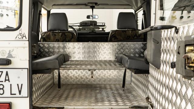 LAND ROVER Defender Td5 SW County**VEICOLO IN CONTO VENDITA**UNIPRO