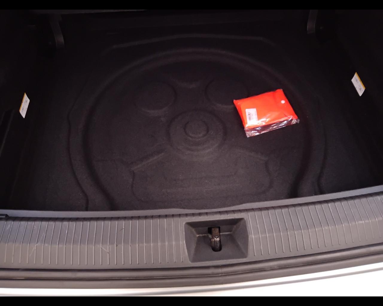 VOLKSWAGEN Tiguan III 2024 - Tiguan 2.0 tdi R-Line 150cv dsg