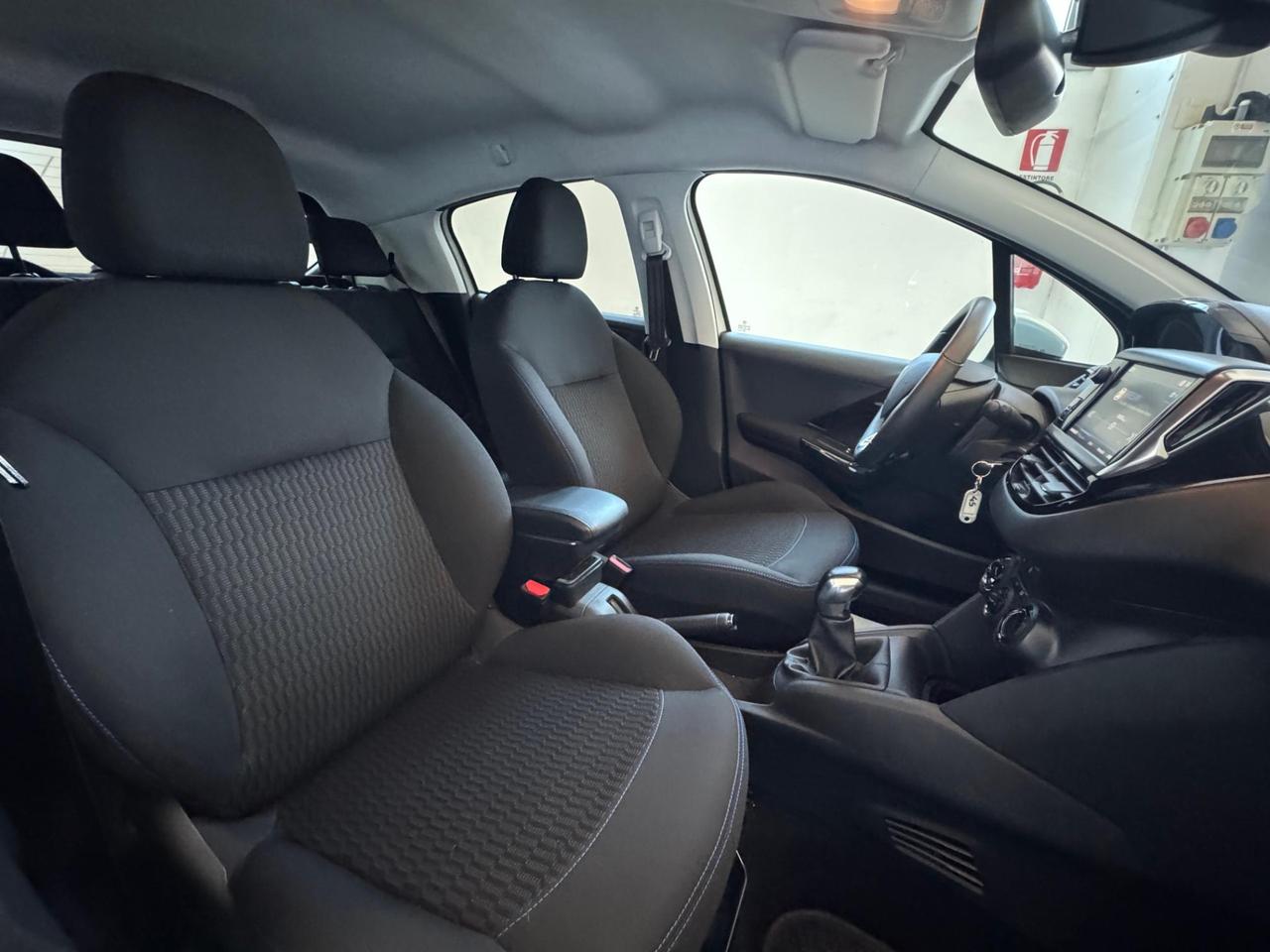 Peugeot 208 5 Porte 208 5p 1.2 puretech Signature s&s 82cv