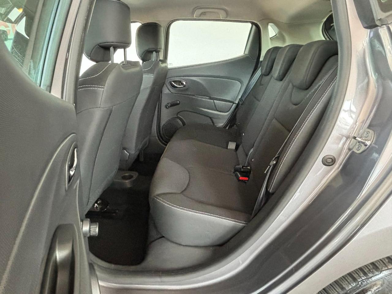 Renault Clio 5p 1.2 Live 75cv