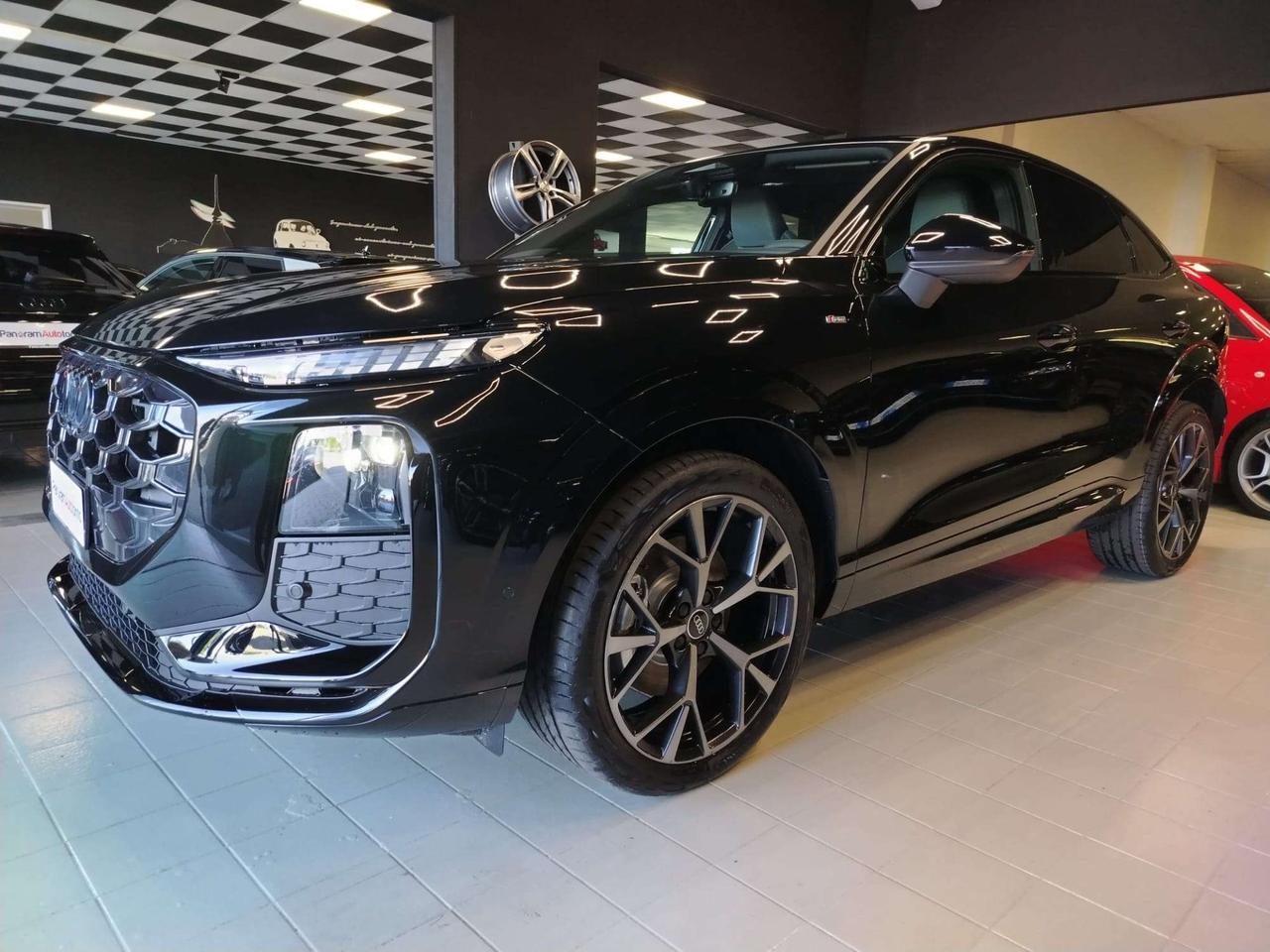 Audi Q3 Q3 Spb 35 2.0 tdi Identity Black s-tronic+ Tetto