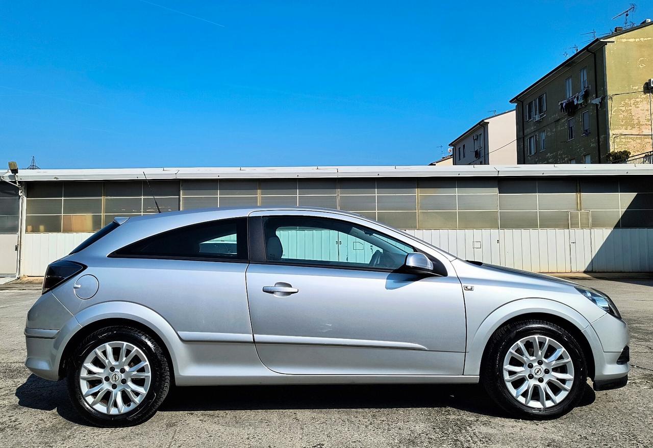 Opel Astra GTC 1.6 115cv BENZINA
