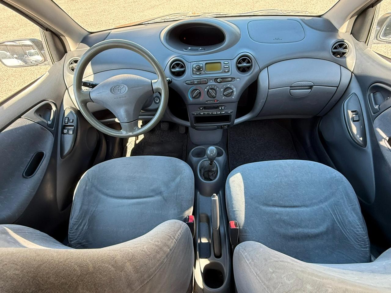 Toyota Yaris 1.0i 16V cat 5 porte Sol