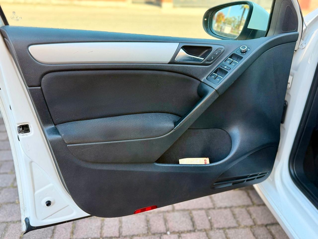 Volkswagen Golf 1.6 TDI DPF 5p. Highline