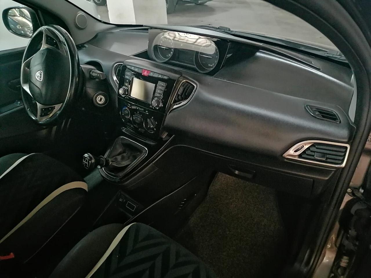 Lancia Ypsilon 1.2 69 cv Ecoshic Gpl Gold Ok Neop.