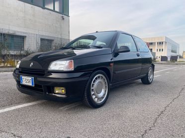 Renault Clio 1.8i 16V