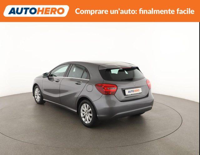 MERCEDES-BENZ A 180 d Automatic Business