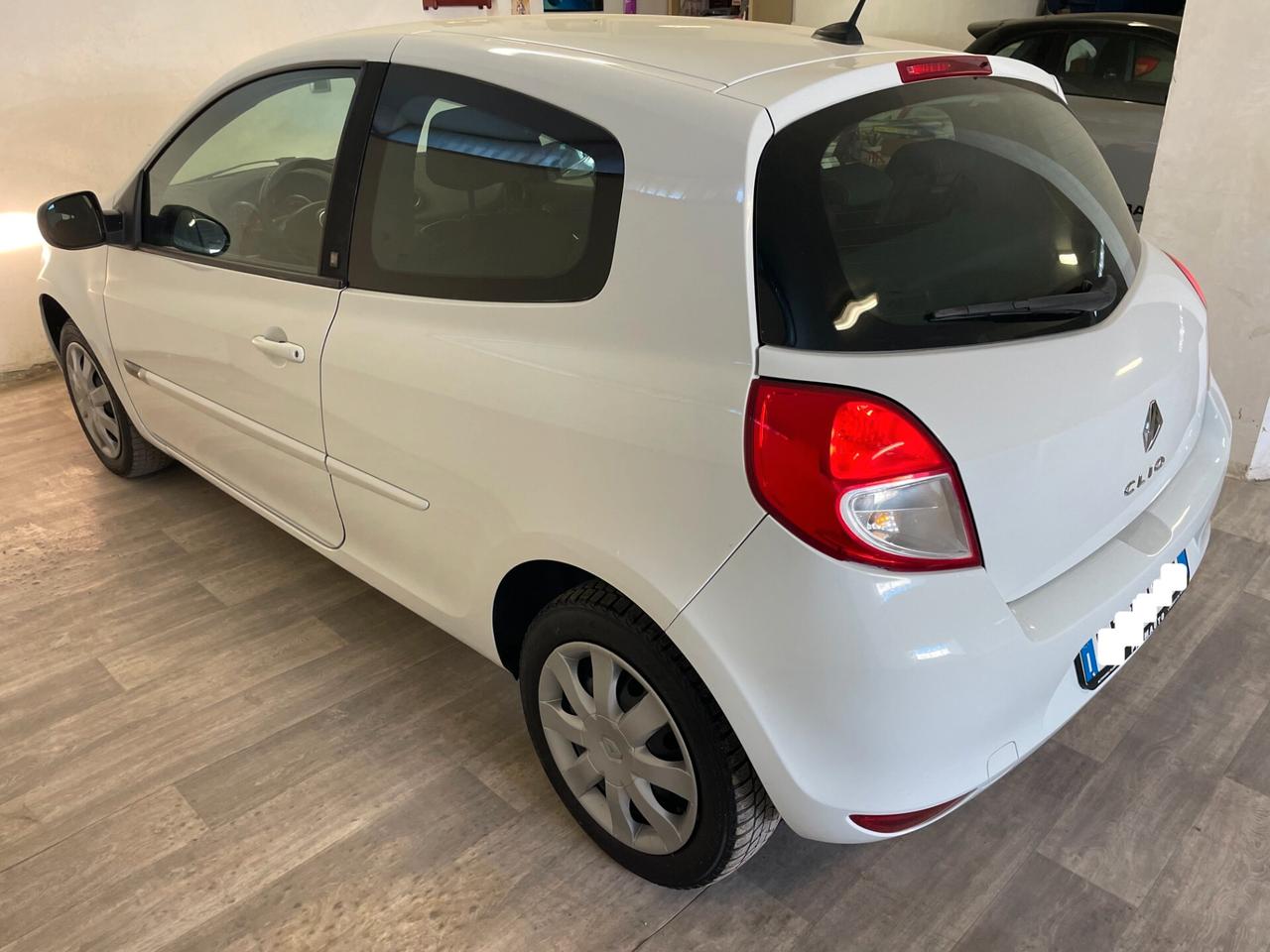 Renault Clio 1.2 3p Luxe FULL Distribuzione tagliandata NEOPATENTATI