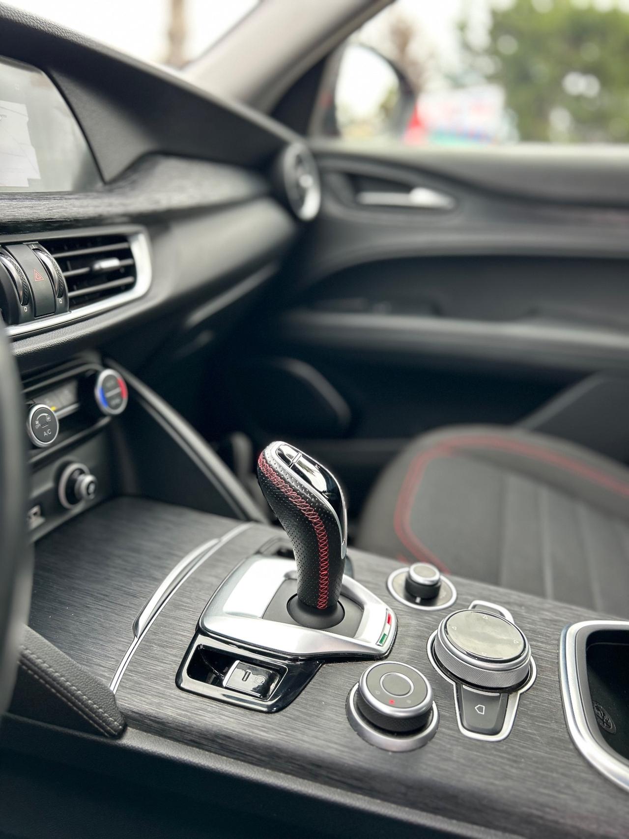 Alfa Romeo Stelvio 2.2 Turbodiesel 160 CV AT8 RWD Business