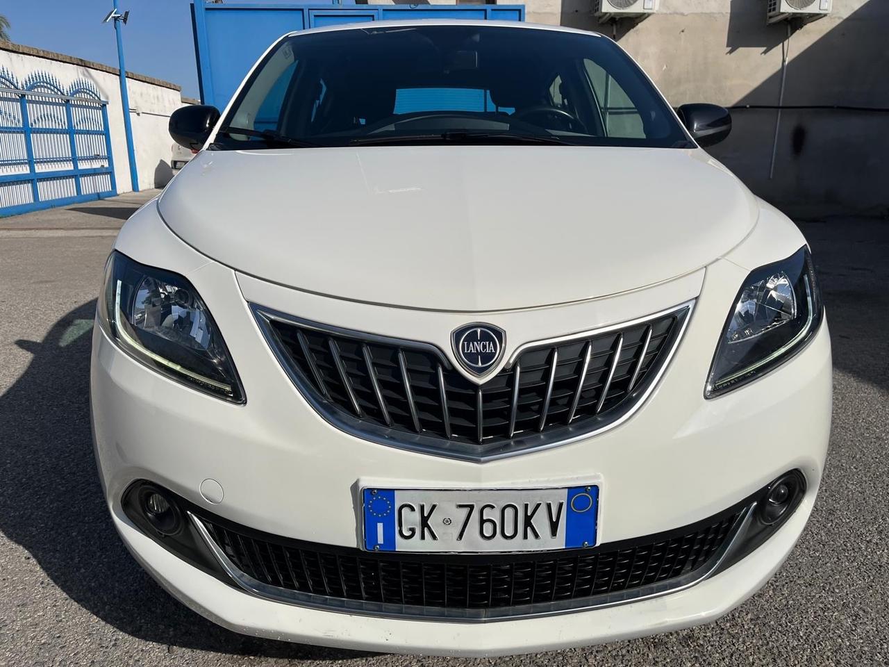 Lancia y 1.0 hybrid- 69 cv -km 69000-06/2022