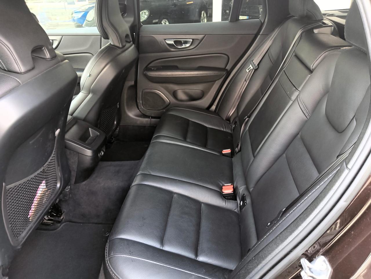 Volvo V60 Cross Country D4 AWD Geartronic Business Plus
