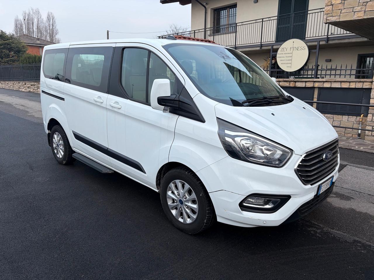 Ford Tourneo Custom 320 2.0 TDCi 130CV Trend 9 posti