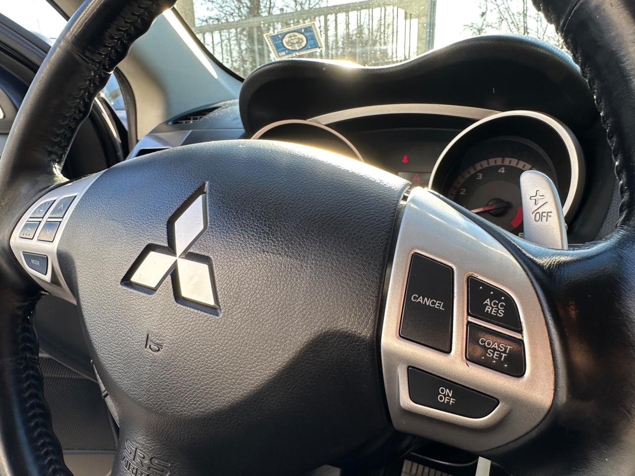 Mitsubishi Outlander 2.4 MIVEC Instyle 7 p.ti