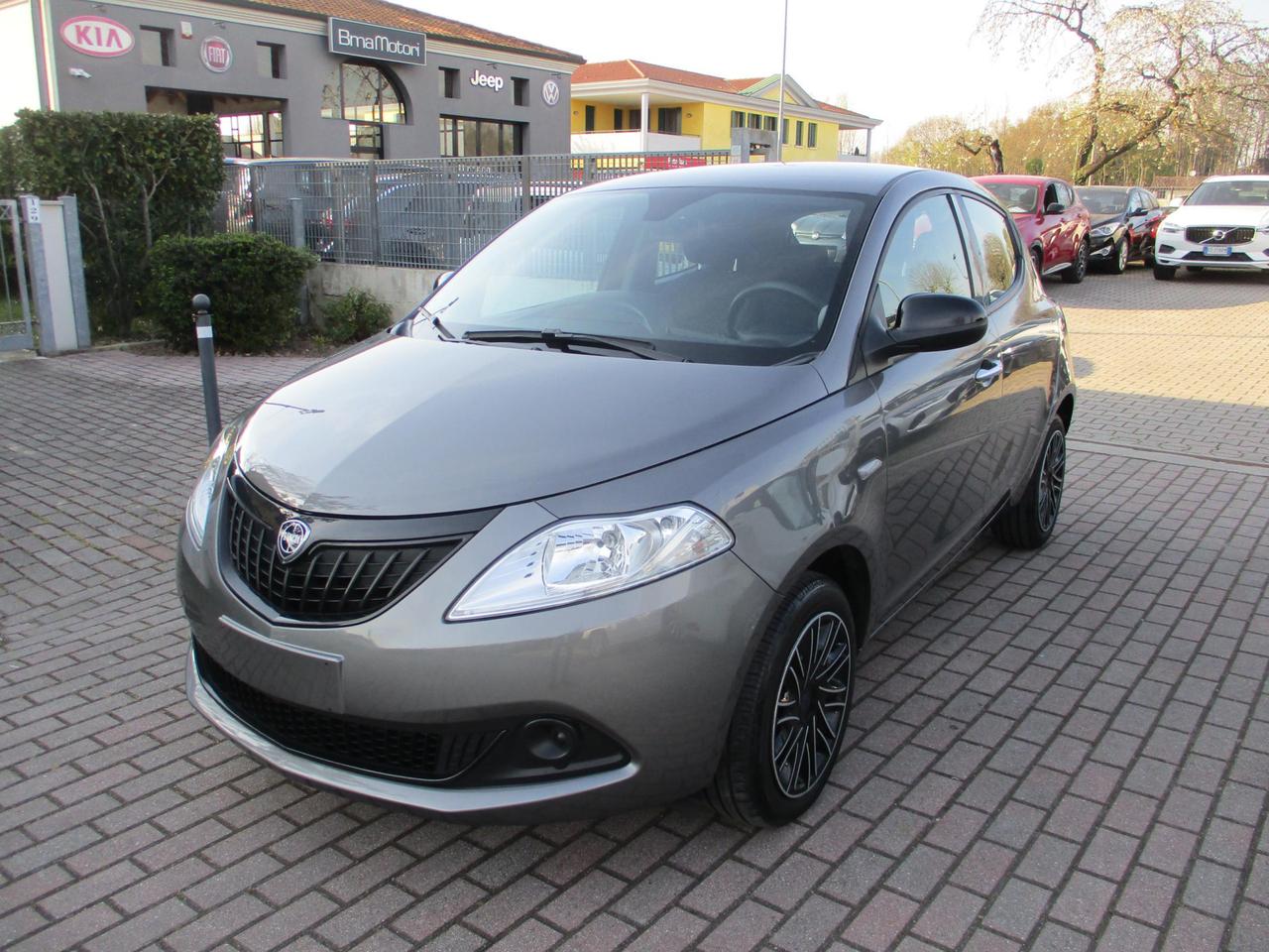 Lancia Ypsilon 1.0 Hybrid Silver Plus - Ok Neopat./Bluetooth