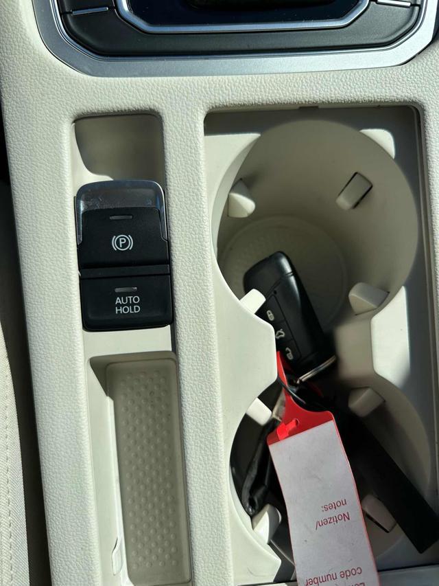 VOLKSWAGEN Passat Variant 2.0 TDI DSG Executive BlueMotion Tech.