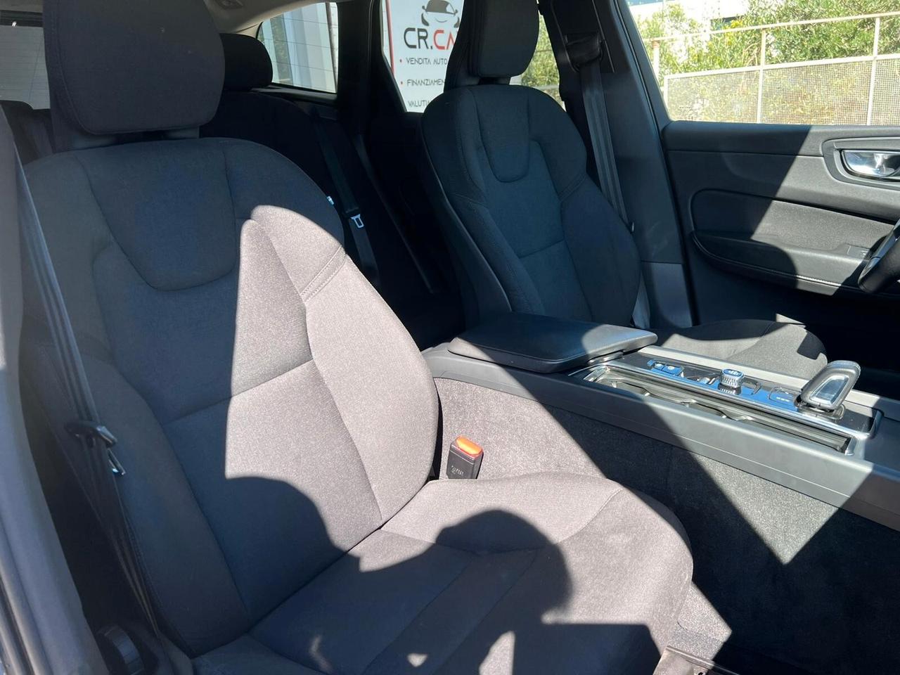 Volvo XC 60 XC60 B4 (d) AWD Geartronic Momentum Pro