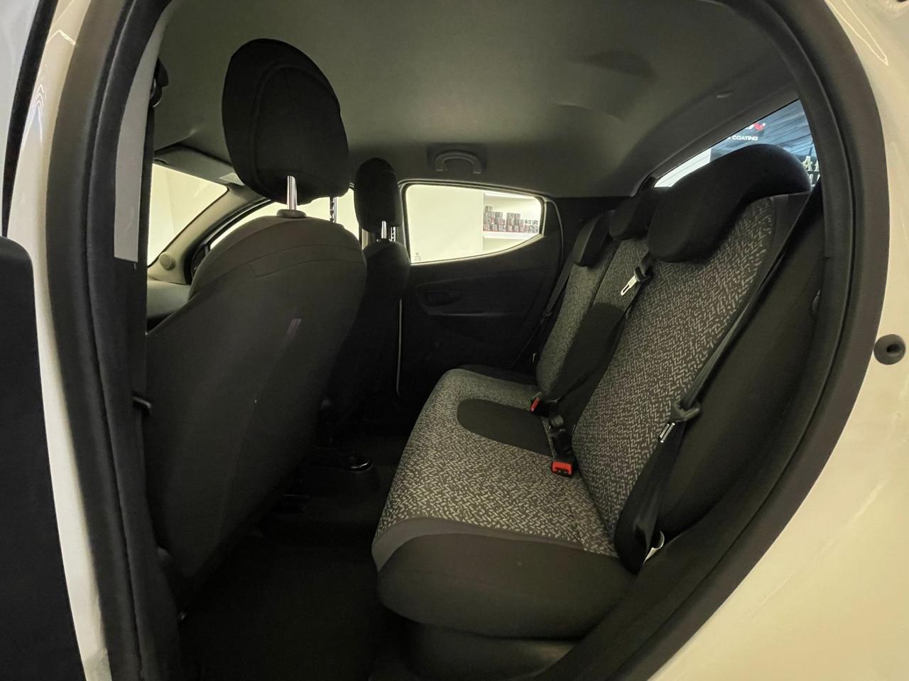 Lancia Ypsilon 1.0 FireFly Hybrid Ecochic Gold
