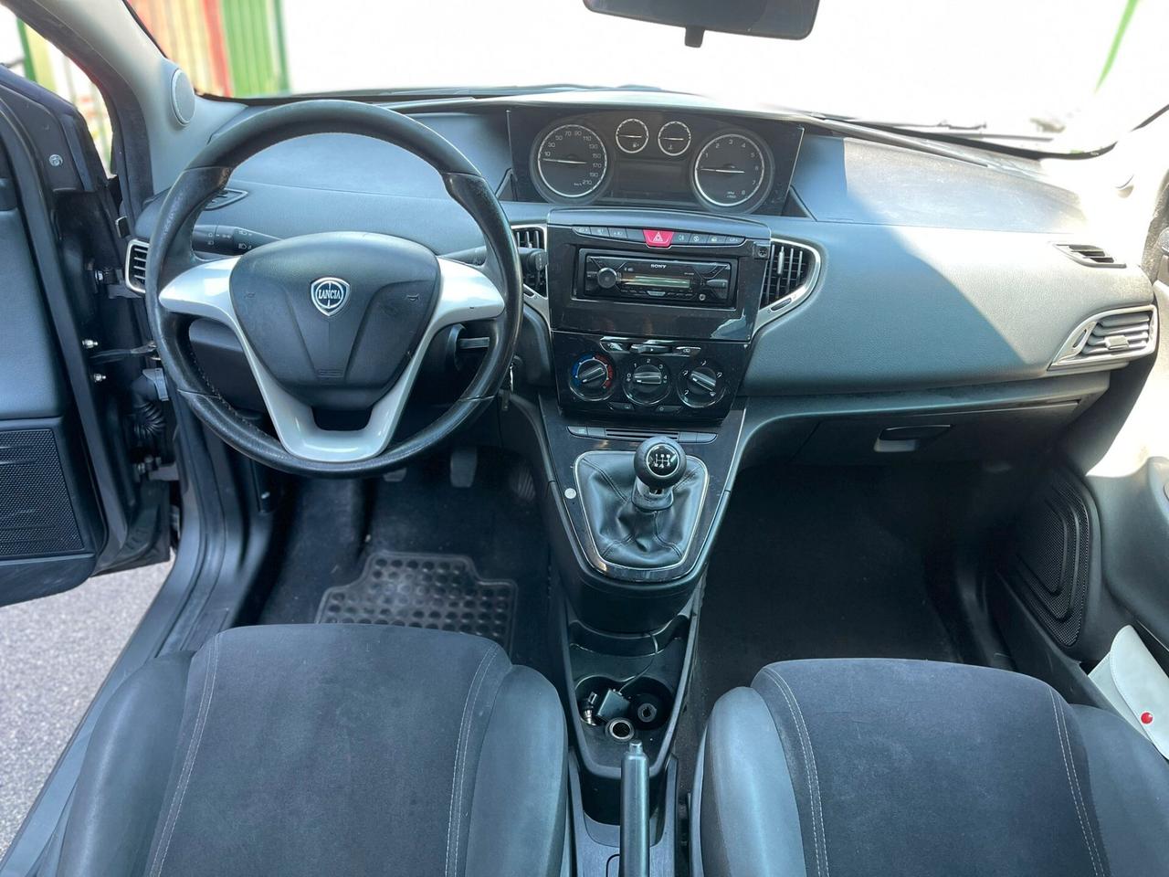 Lancia Ypsilon 1.2 69 CV 5 porte S&S Silver