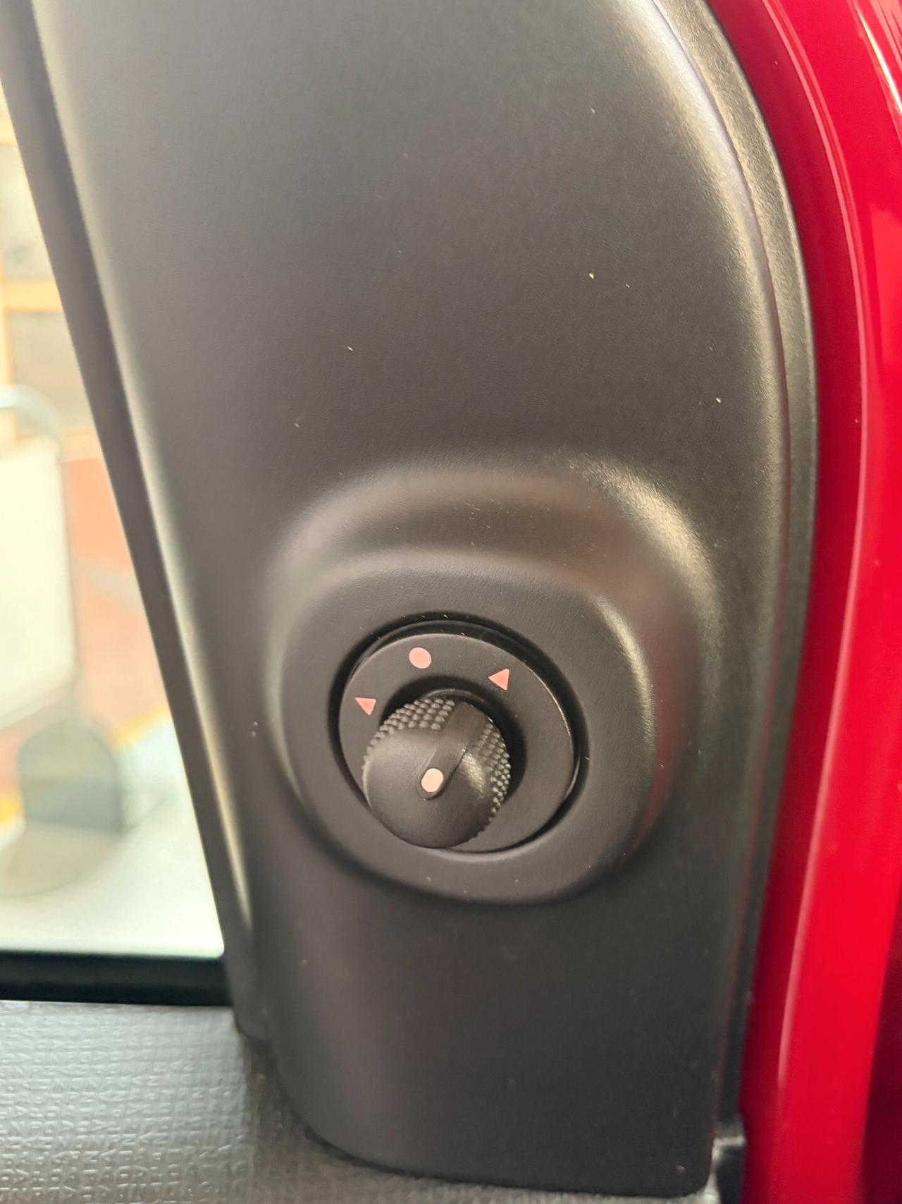 FIAT PANDA 1.0 HYBRID CROSS (25.000 KM!)